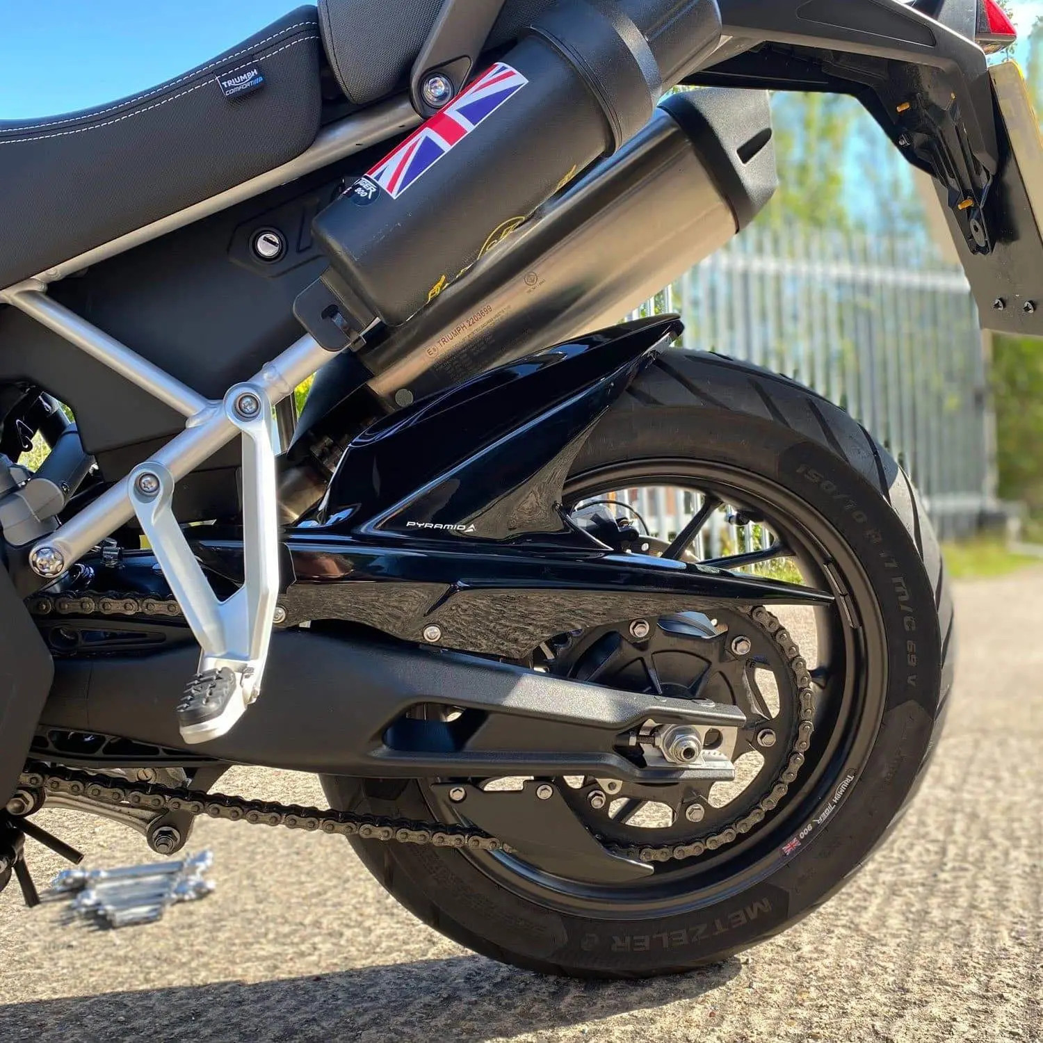 Pyramid Hugger | Gloss Black | Triumph Tiger 900 Rally Pro 2020>Current