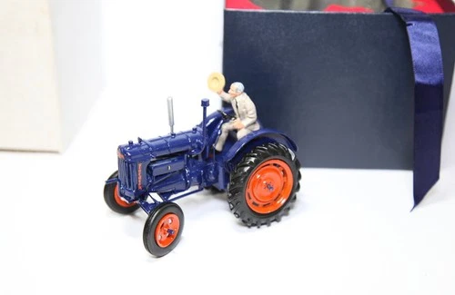 Britains 8715 Fordson E27N Major Tractor In Original Box - Stunning