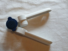 New Vintage Tupperware Garlic Press White Enamel & Blue Tool 1994 Made In Italy 