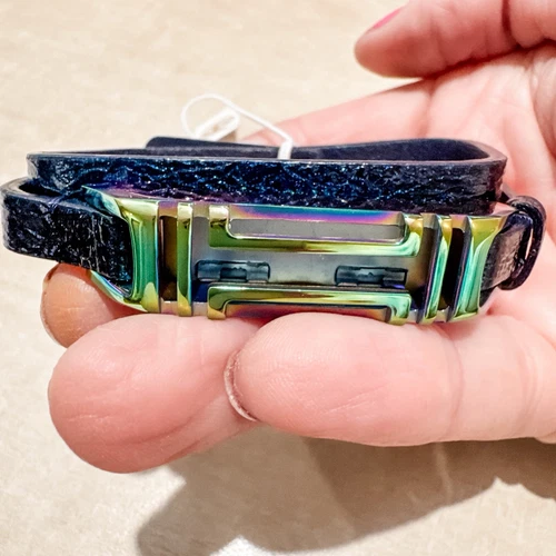 Tory Burch per Fitbit Bracciale Doppio Avvolgimento Pelle Metallizzata Blu Iridescente