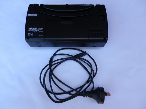 DICK SMITH AM / FM Portable Radio with Alarm Clock - Picture 6 of 8