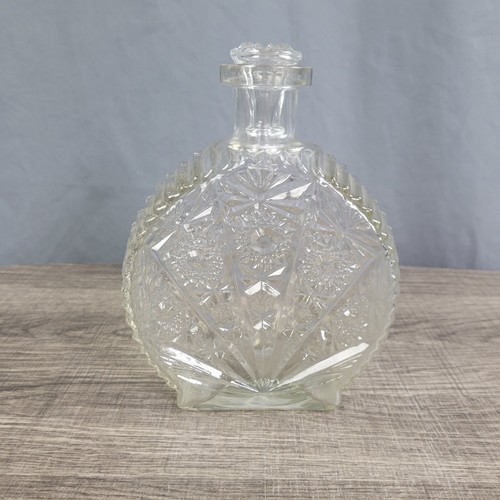 Clear Glass Decanter With Stopper