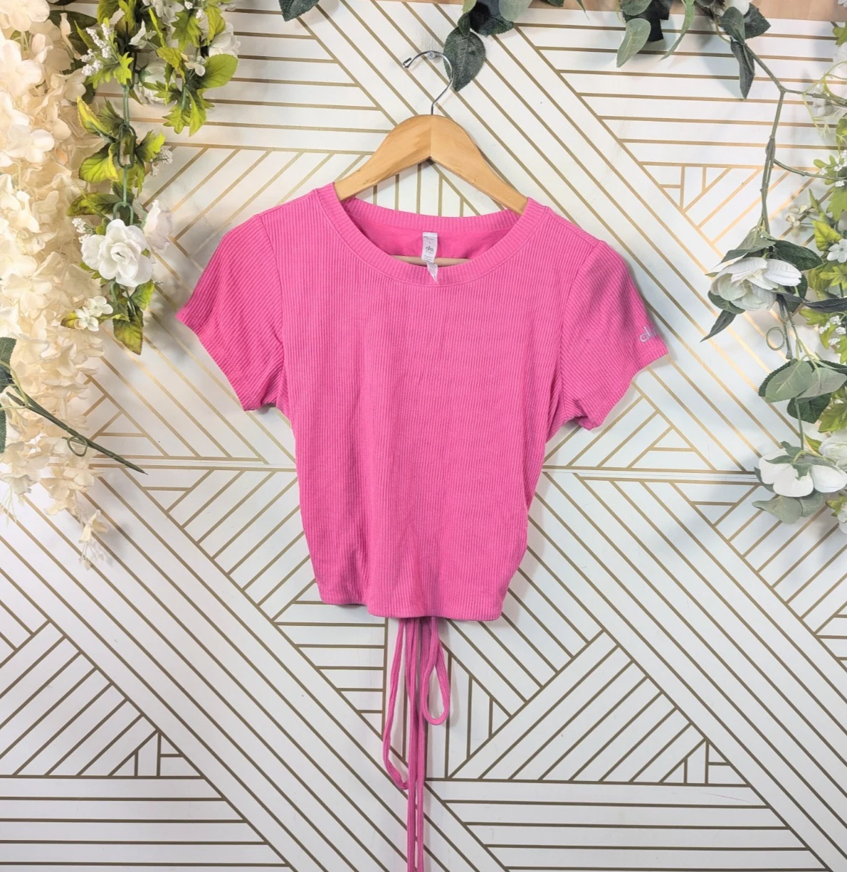 alo-yoga ribbed short sleeve wrap around shirt