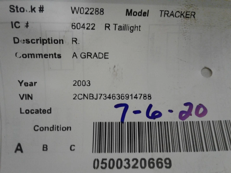 Conjunto de luz trasera derecha usado se adapta a: Chevrolet Tracker 2003 grado derecho A Foto 3 de 4