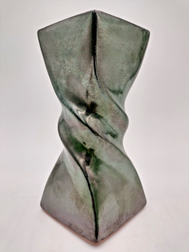 Vase poterie céramique rectangle torsadé vert noir neuf ancien stock - Photo 1/13