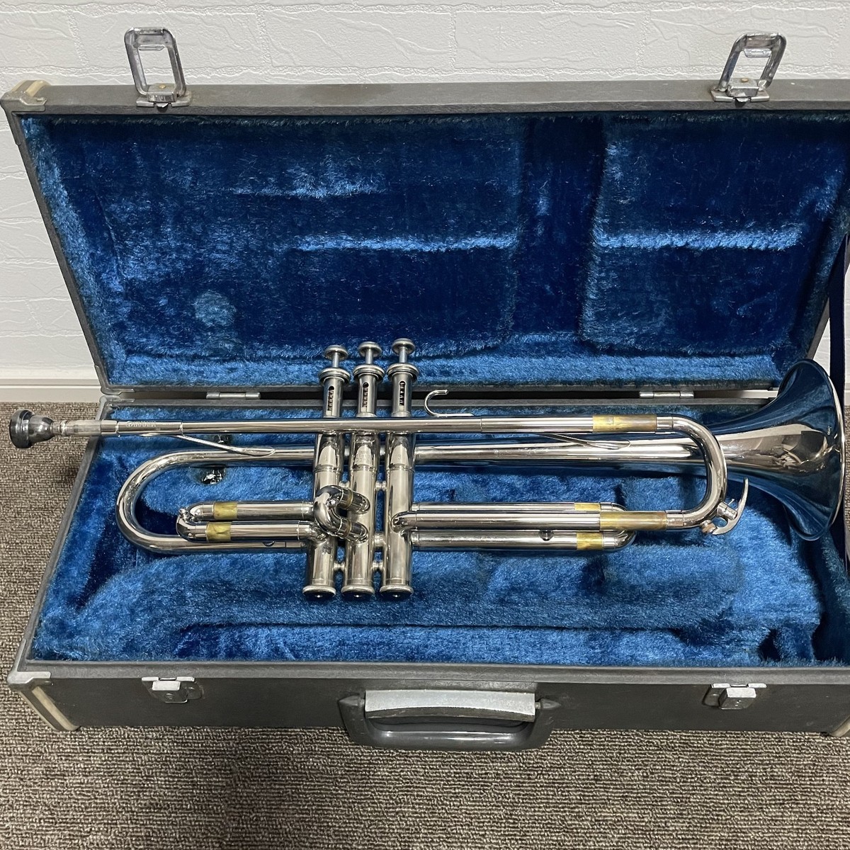 YAMAHA YTR-135 YTR135 Trumpet Silver Color with Hard Case