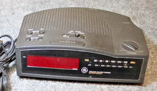 General Electric GE AM/FM ALARM CLOCK RADIO Model-7-4813A WORKS