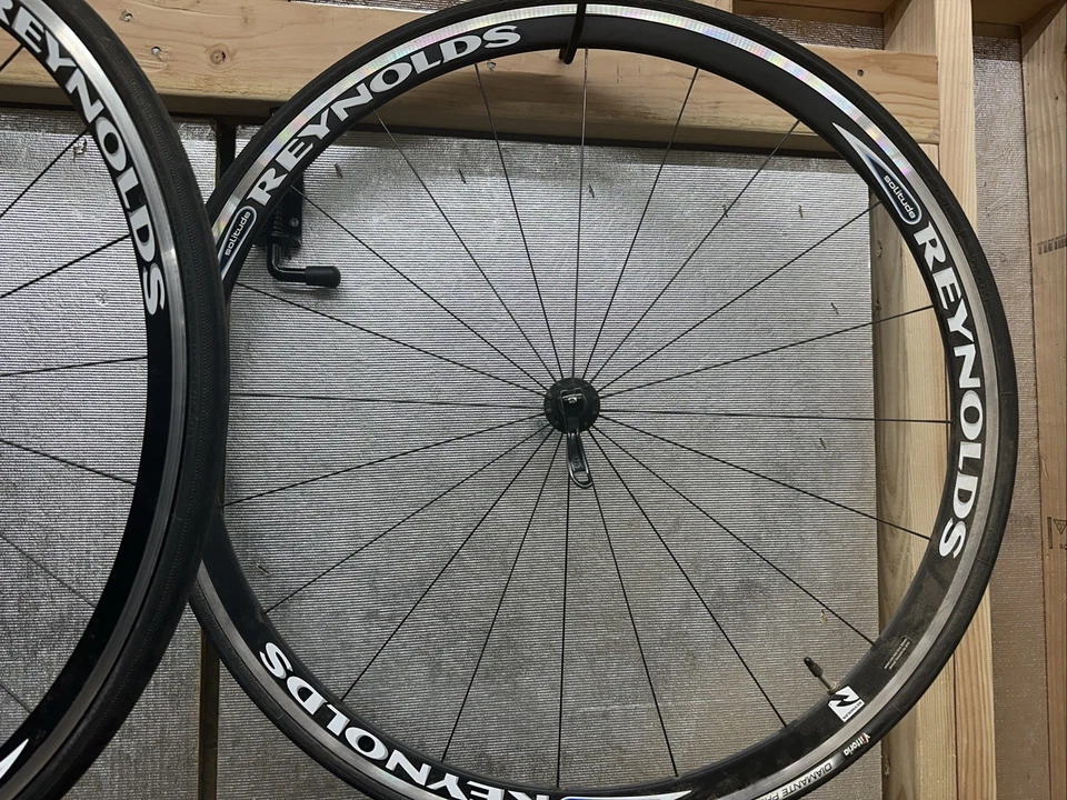 Juego de ruedas Reynolds Solitude 700c 9 mm QR HG 10 velocidades 130/100 freno de llanta neumáticos 700x23 Foto 2 de 4