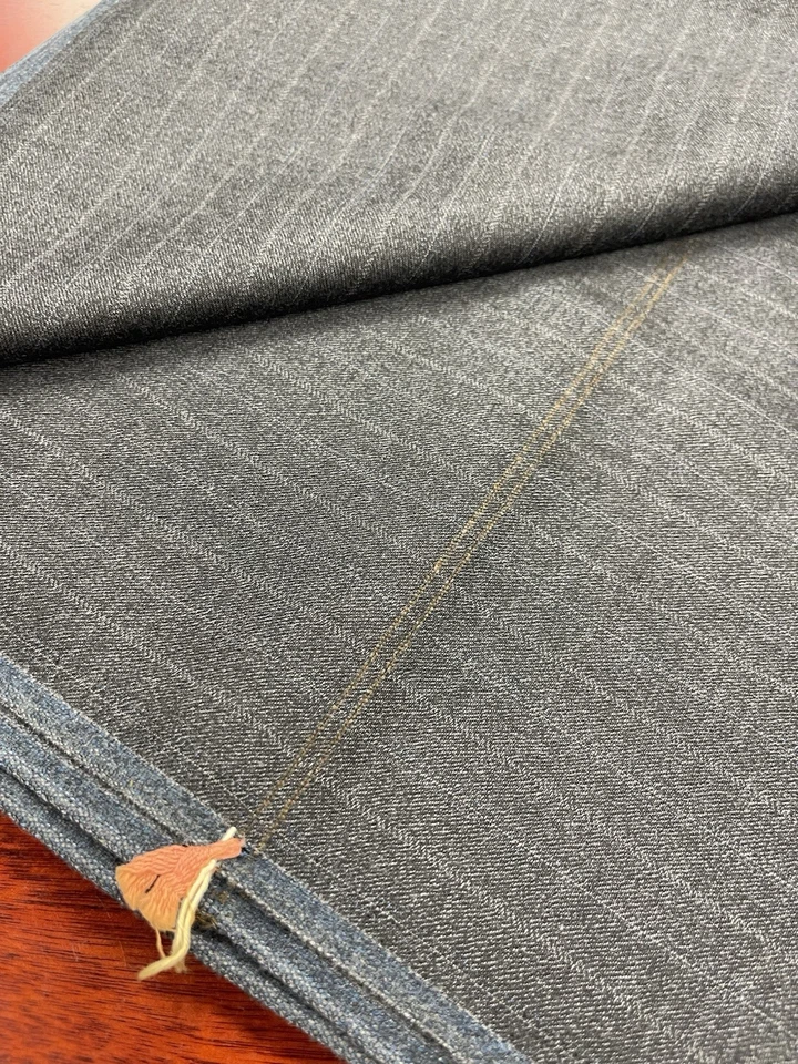 Tela de traje a rayas carbón vintage de 3 yardas de los años 70/80 - mezcla de lana sin existencias Foto 3 de 4