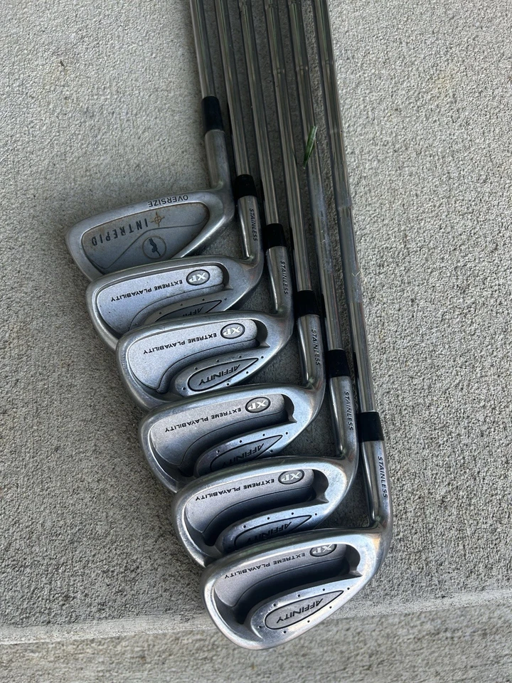Palos de hierro Affinity XP LH eje de acero 5-9.  Hierro Palmer 4.  Empuñaduras Winn Dritac Foto 2 de 4