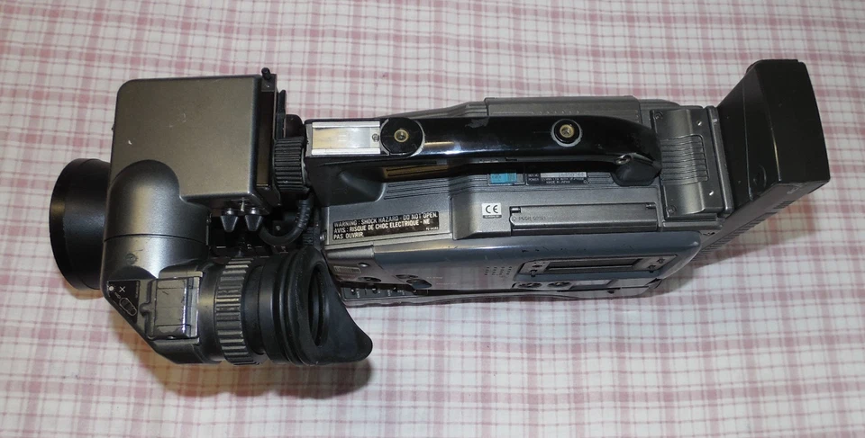 CAMCORDER JVC GY DV500E - LENTE FUJINON S14x7.3B12U - WIEWFINDER VF P115BE - Imagen 2 de 4