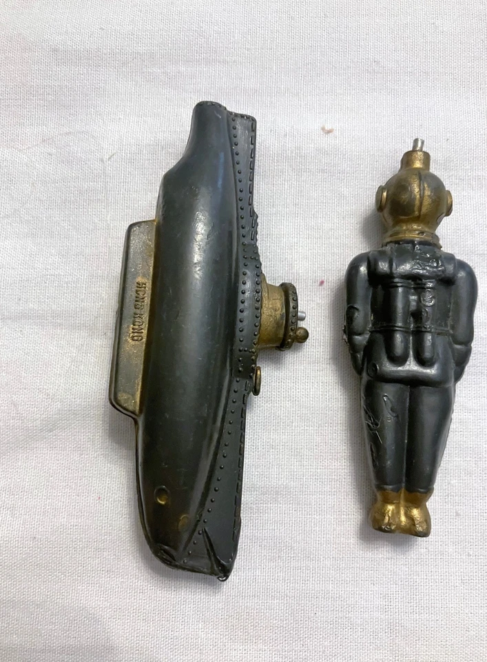 Tresco Plastics años 50 buzo de aguas profundas y submarino hecho en Hong Kong Foto 2 de 4