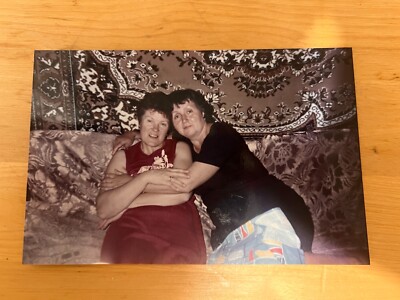 1990s Girlfriends Carpet on the wall Woman Village Hugs Smile Vintage photo