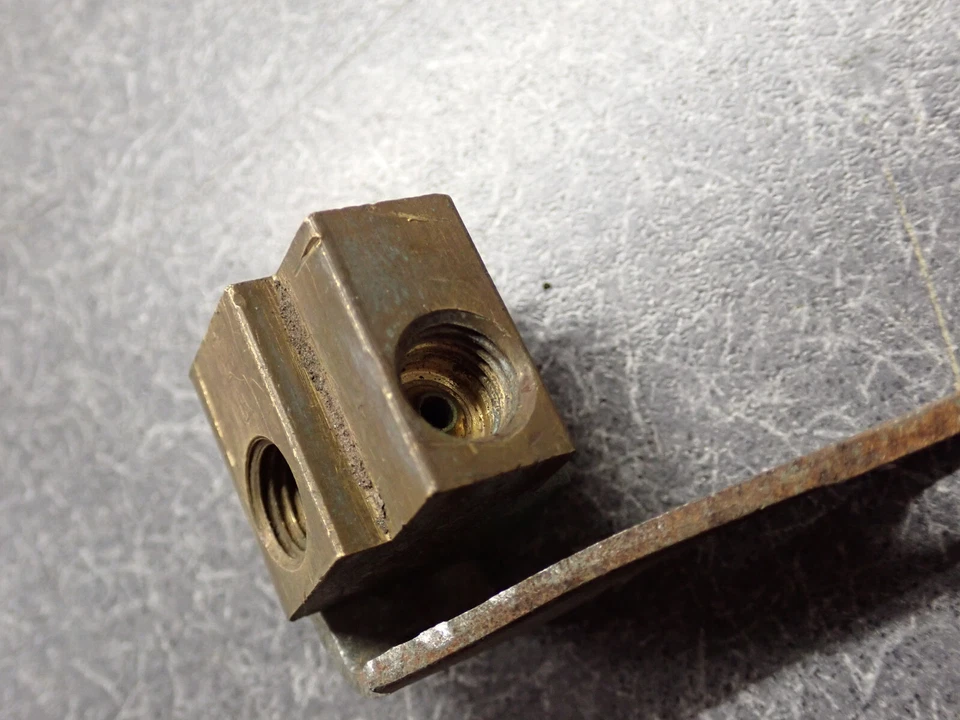 Buick LeSabre Wildcat Electra 225 1965 bloque de conexiones de línea de freno con soporte 65 Foto 4 de 4