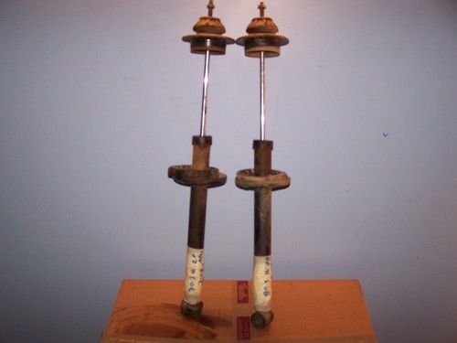 VW Golf 3 Stoßdämfer hinten Limo links