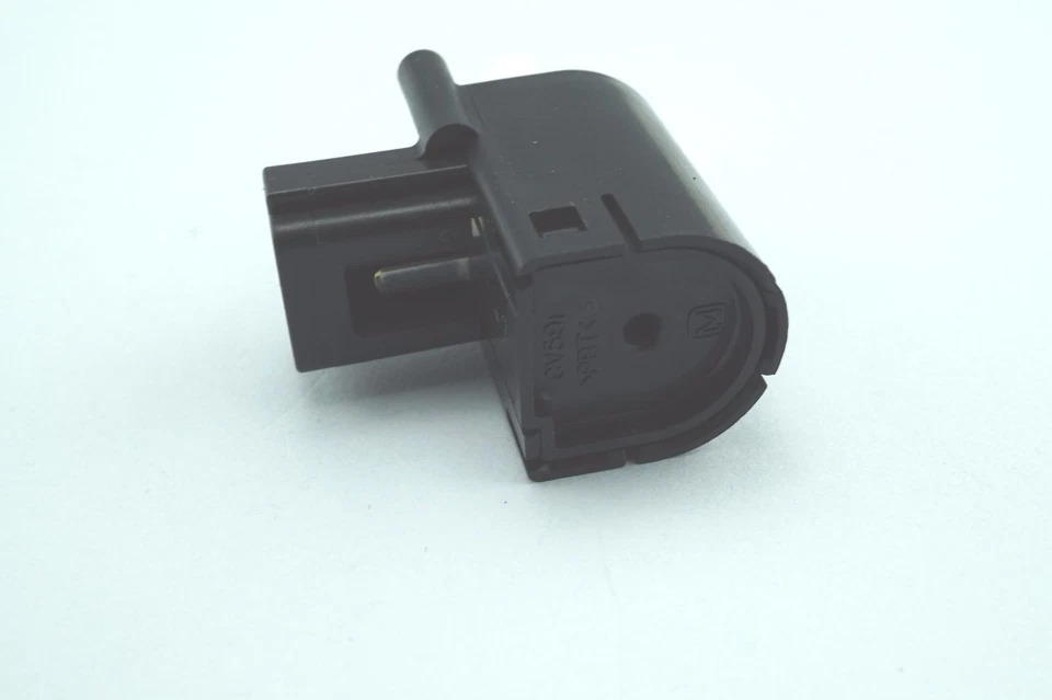 GENUINE TOYOTA 8452024010 CRUISE CONTROL CLUTCH PEDAL SWITCH Foto 3 de 4