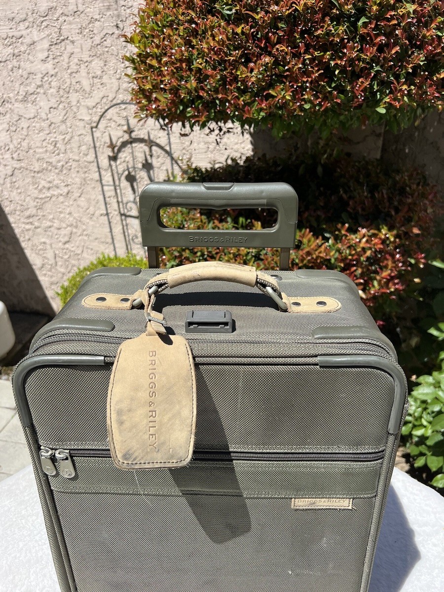 Briggs & Riley travelware 23” rolling Carry-On Upright