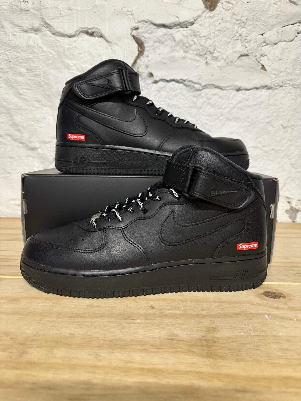 Baskets Nike Air Force 1 Mid Supreme « Noir » homme taille 9 occasion FZ8784 001
