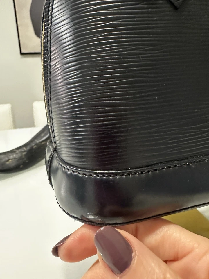 Louis Vuitton Alma Shoulder Bag BB Black Leather Flowers Print Epi - Image 4 of 4