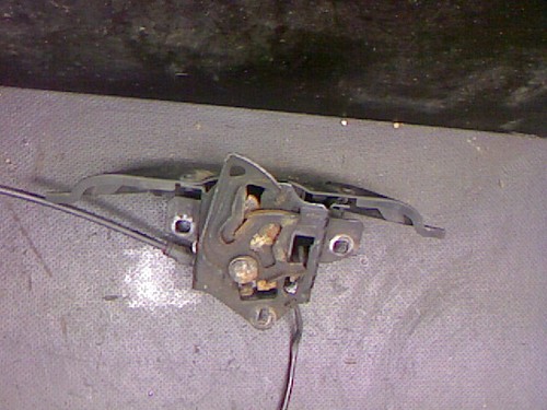 Verschluss Sicherungshaken Motorhaube VW Passat Variant 2.8 V6 Syncro 3 B Kombi