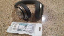Beats by Dr. Dre Studio 2.0 Wireless Bluetooth Over-Ear headphones Gray