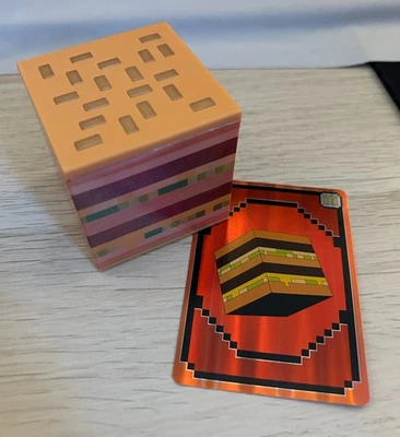 Figurine McDonald’s x Minecraft - Cube Big Mac + Carte Brillante (2024/2025) - Photo 1/4
