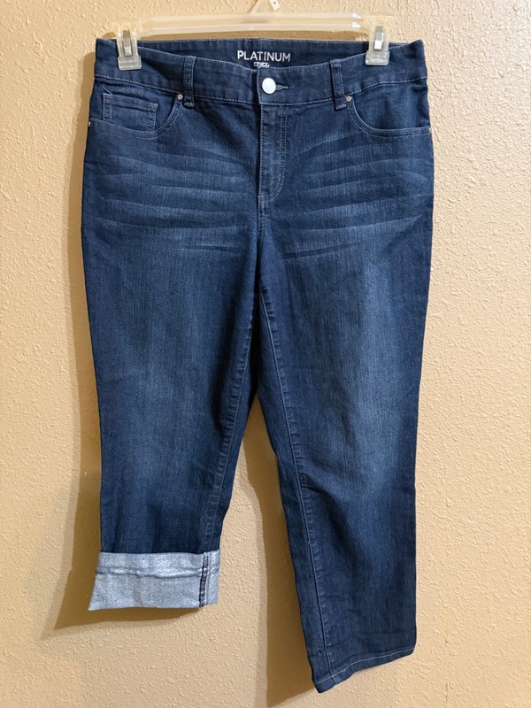 CHICO'S PLATINUM DENIM CROP PANTS CHICO'S SZ 1 (8) DARK WASH SILVER CUFFS
