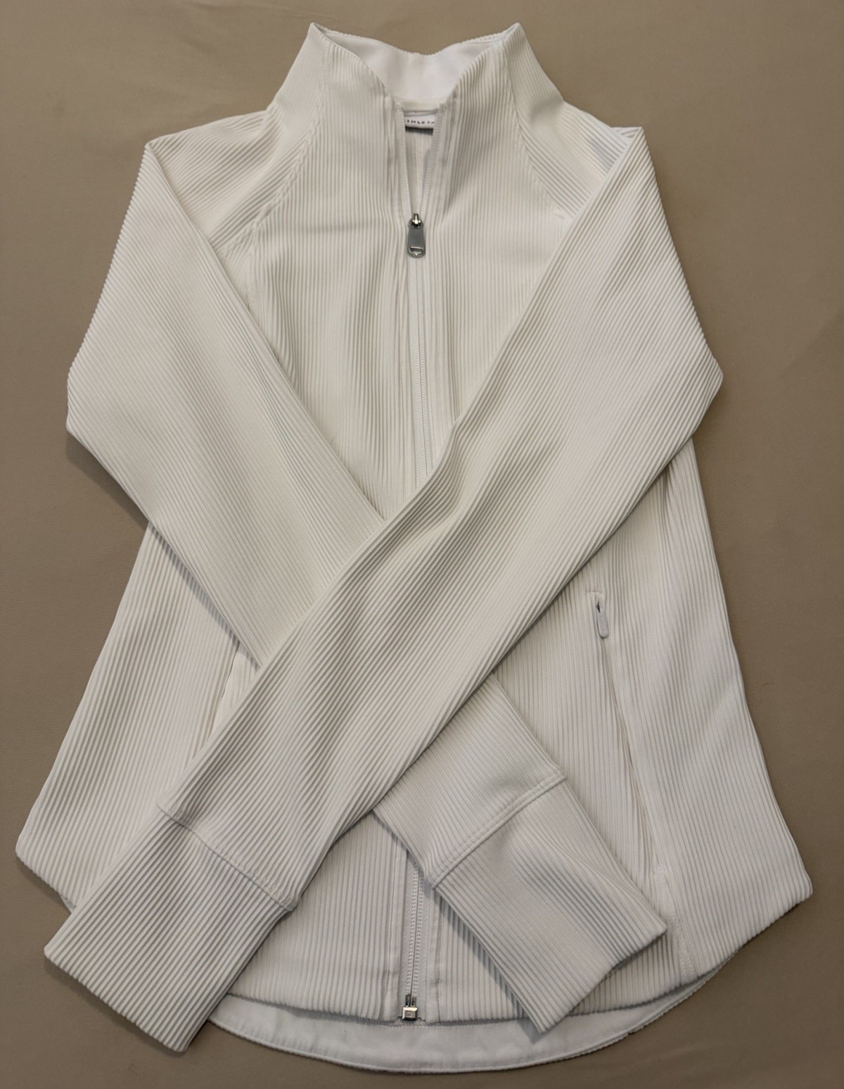 Athleta White Ribbed Zip Jacket Active Thumbholes… - image 10