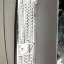 Apple A1243 USB Wired Keyboard Aluminum Slim with Numeric KeyPad MB110LL/A