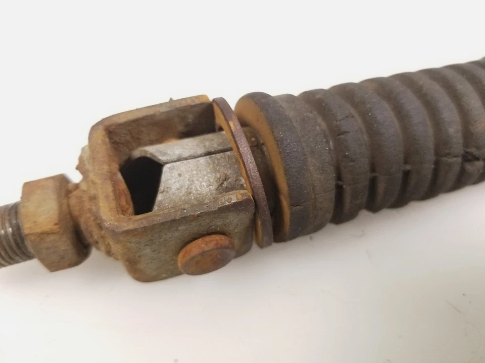 1972 72 Yamaha LT2 apoio traseiro esquerdo para os pés do passageiro frete grátis - Imagem 4 de 4