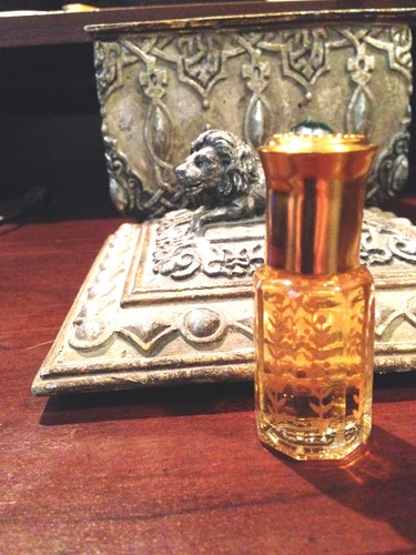 Saudi Arabia Agarwood Oudh Mukhalat Oil Pure Arabian Perfume Oil 6ml
