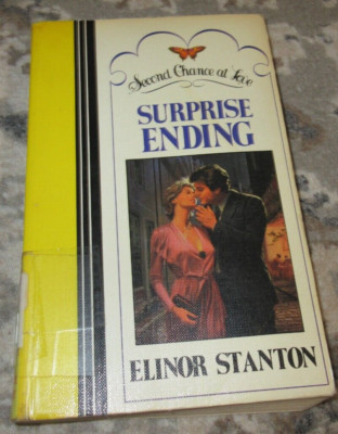 Paperback: Surprise Ending: Large print