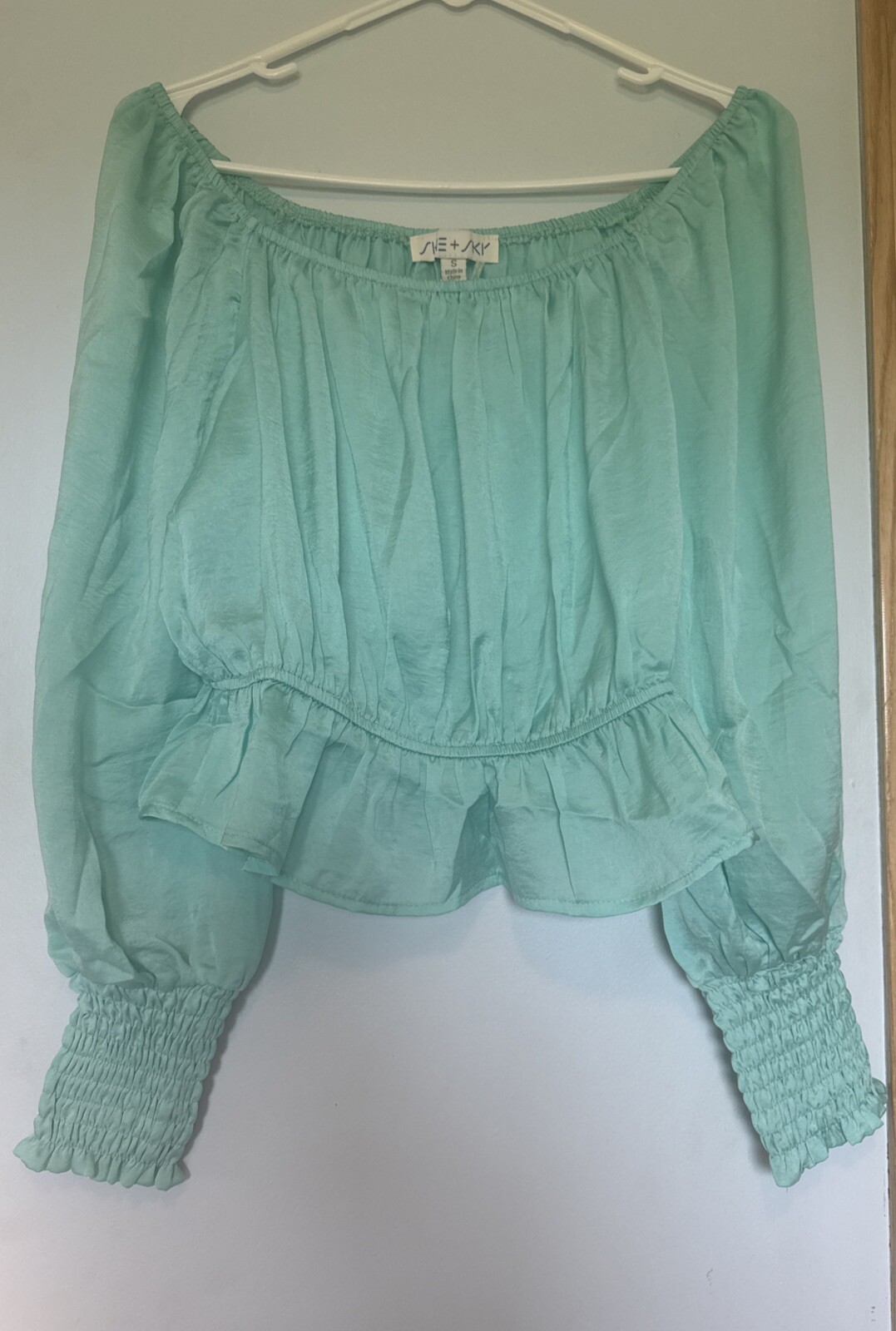 SHE+SKY Women’s S Off Shoulder Cropped Top Silky Long Puff Sleeves Seafoam Green