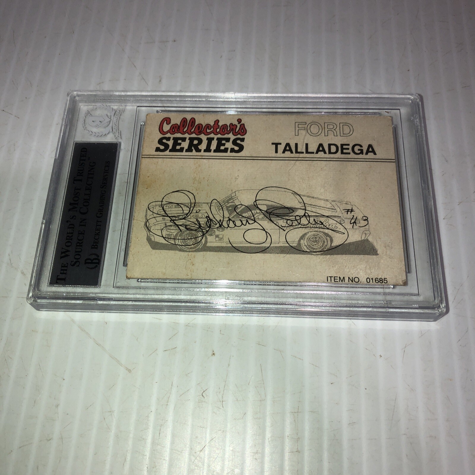 Richard Petty NASCAR HOF Signed Autograph Auto 1992 Racing Champions Card PSA view 2