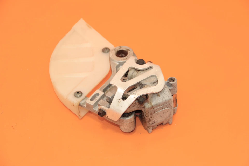 CR125R CR250 1994 92-94 soporte de pinza de freno trasero de fábrica soporte protector de montaje Foto 2 de 4