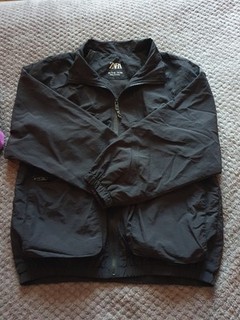 Chaqueta utilitaria negra ZARA para niñas 11 12 años