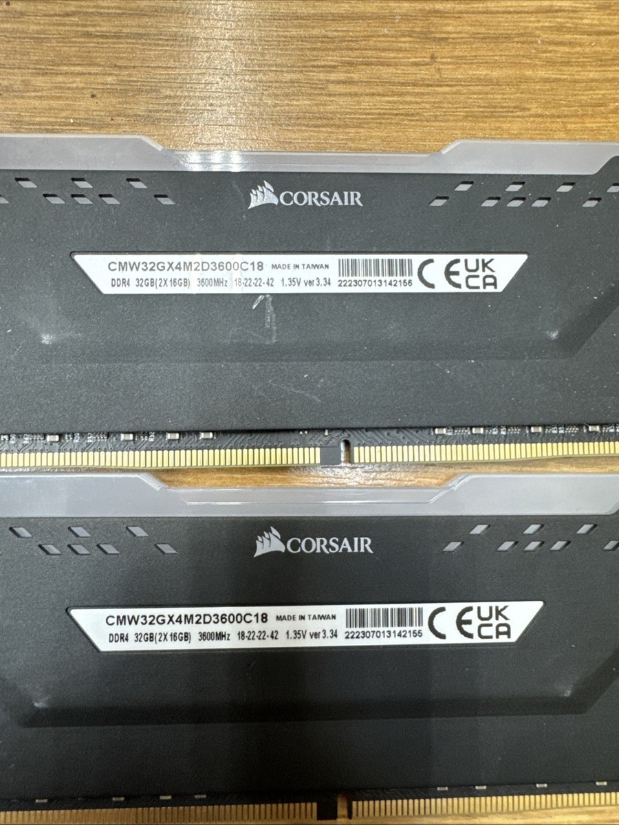 Corsair VENGEANCE RGB PRO 64GB (16GB×4) VENGEANCE® RGB PRO 16GB (2 x 8GB) DDR4 DRAM 3200MHz C16 Memory Kit