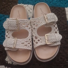 Universal Thread 9 ivory Women's Shoes