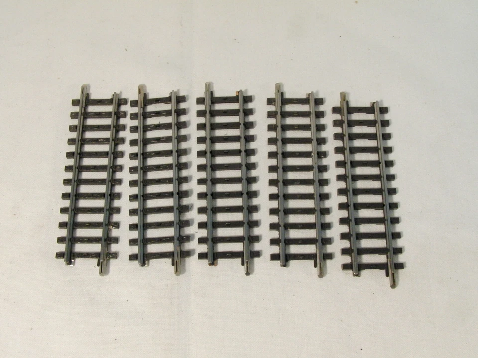 Märklin H0 2201, K-Gleis Vollprofil, 5 Stk. gerades Gleis,90 mm #5294 - Bild 1 von 1