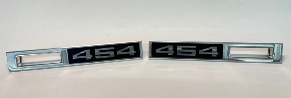 1969 Chevy Chevelle '454' Emblem Side Marker Light Bezel Front Fender - Image 4 of 4