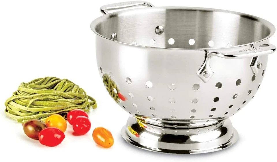 Elegant 3-Quart Stainless Steel Colander: Ultimate Pasta Strainer with Handle - Image 4 of 4