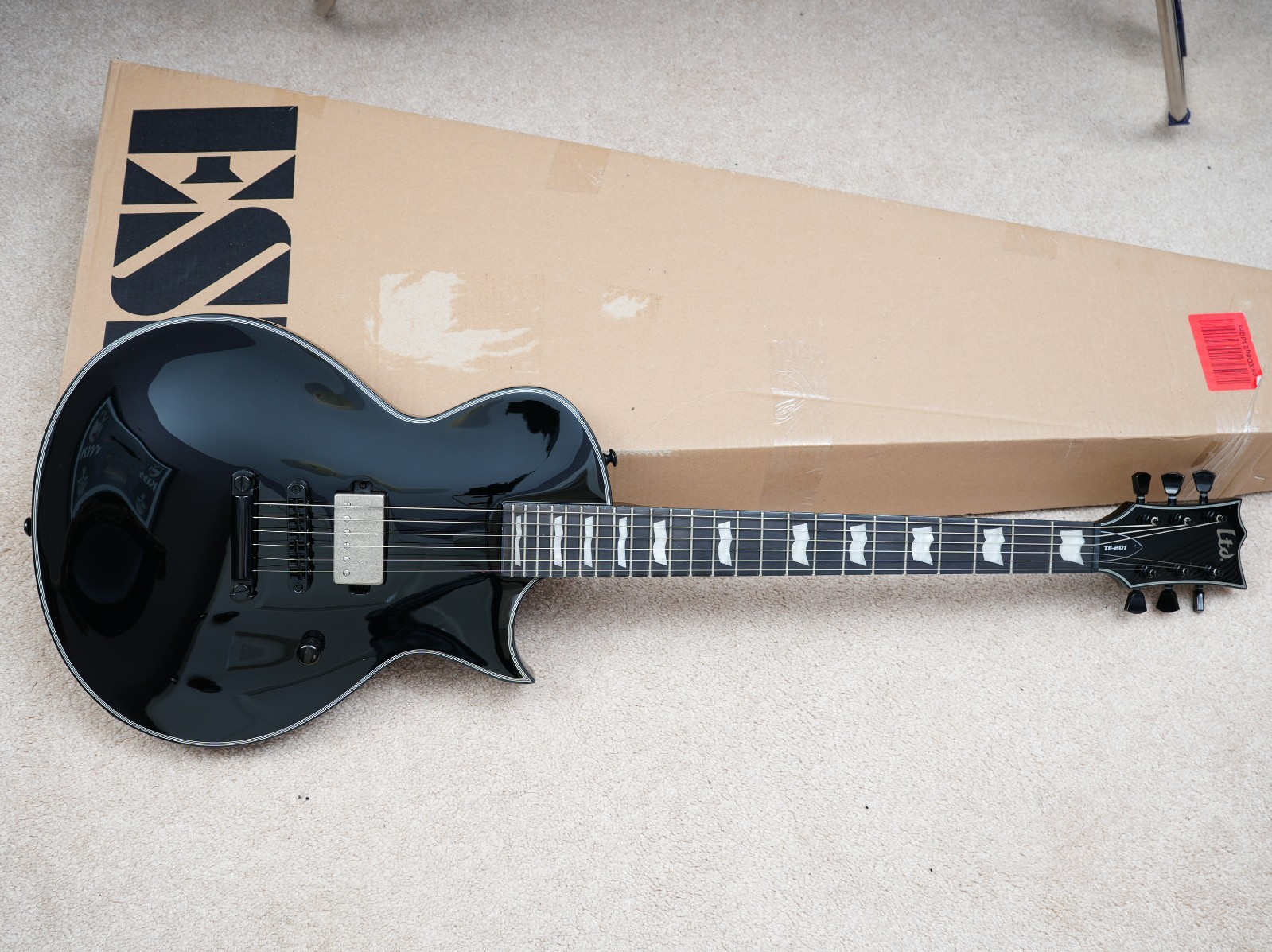 ESP LTD EC-201 Guitar, Rosewood Fingerboard, Black Gloss