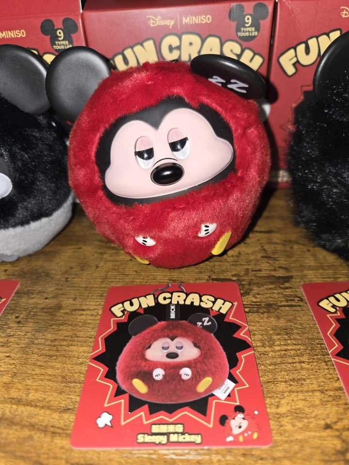 Fun Crash Mickey Disney x Miniso Caja Ciega Marinero, Dormir y Loco Mickey Foto 3 de 4
