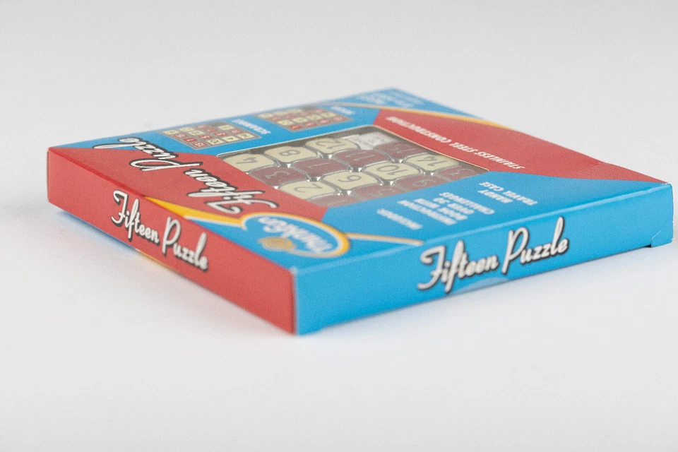 NEW Thinkfun Fifteen Puzzle Brain Game with Case & Instruction Booklet - Image 3 of 4