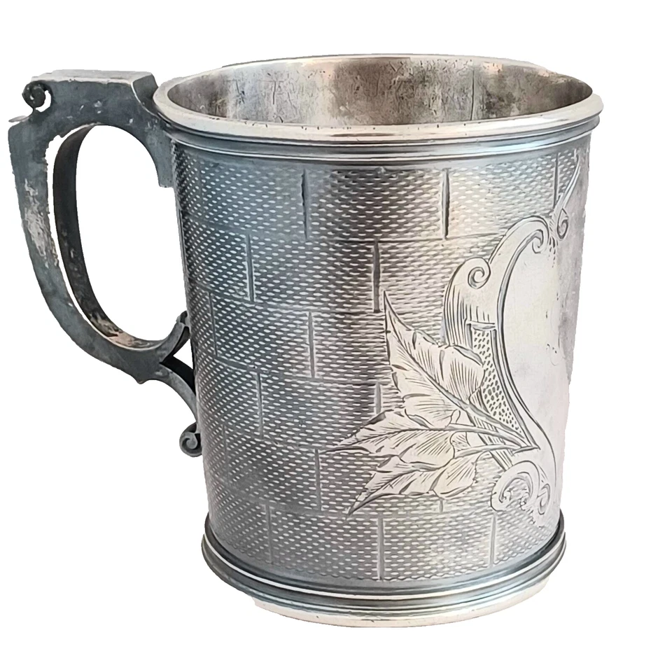 Gran Moneda Gorham Plata Hecha a Mano Decorada Taza - 3 1/8" Foto 2 de 4