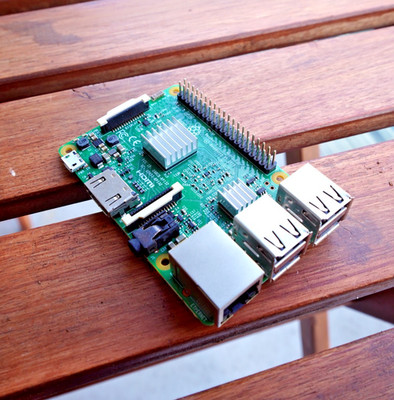 Raspberry Pi 3 Model B Quad Core 1.2ghz 64bit CPU 1gb RAM WiFi & Bluetooth 4.1