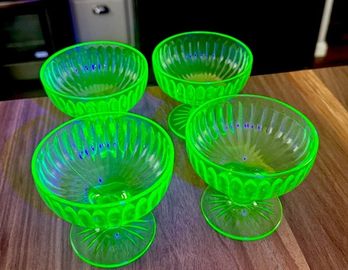 Vintage Set Of 4 Hazel Atlas Green Uranium Glass Ribbon Pattern Sherbet Dish