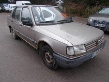 Porte arrière et accessoires Peugeot 309