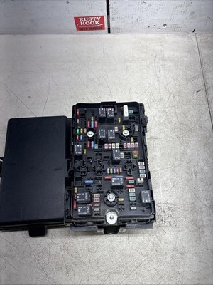 2018 Chrysler Pacifica Engine Fuse Box Relay Junction Module 63565387