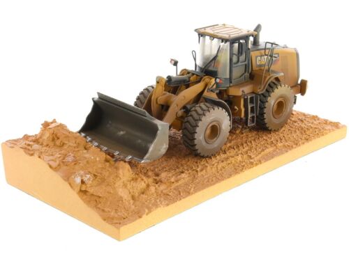 CAT CATERPILLAR 966M WHEEL LOADER "WEATHERED" 1/50 MODEL DIECAST MASTERS 85703 - Picture 2 of 6